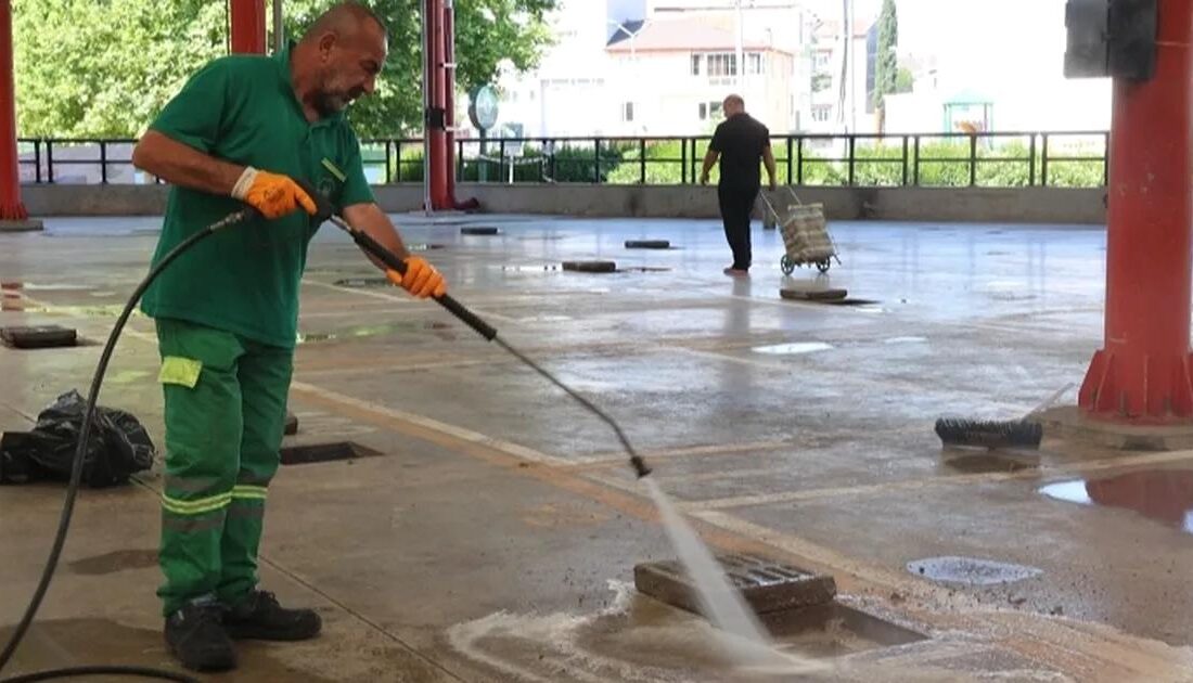 Bursa Osmangazi'de Kurban Temizliği Çalışmalarıyla hijyen ve sağlık ön planda