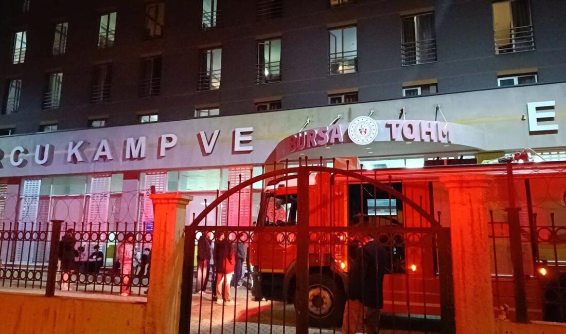 Bursa Osmangazi'deki spor kompleksinde meydana gelen yangın olayına ilişkin detaylar,