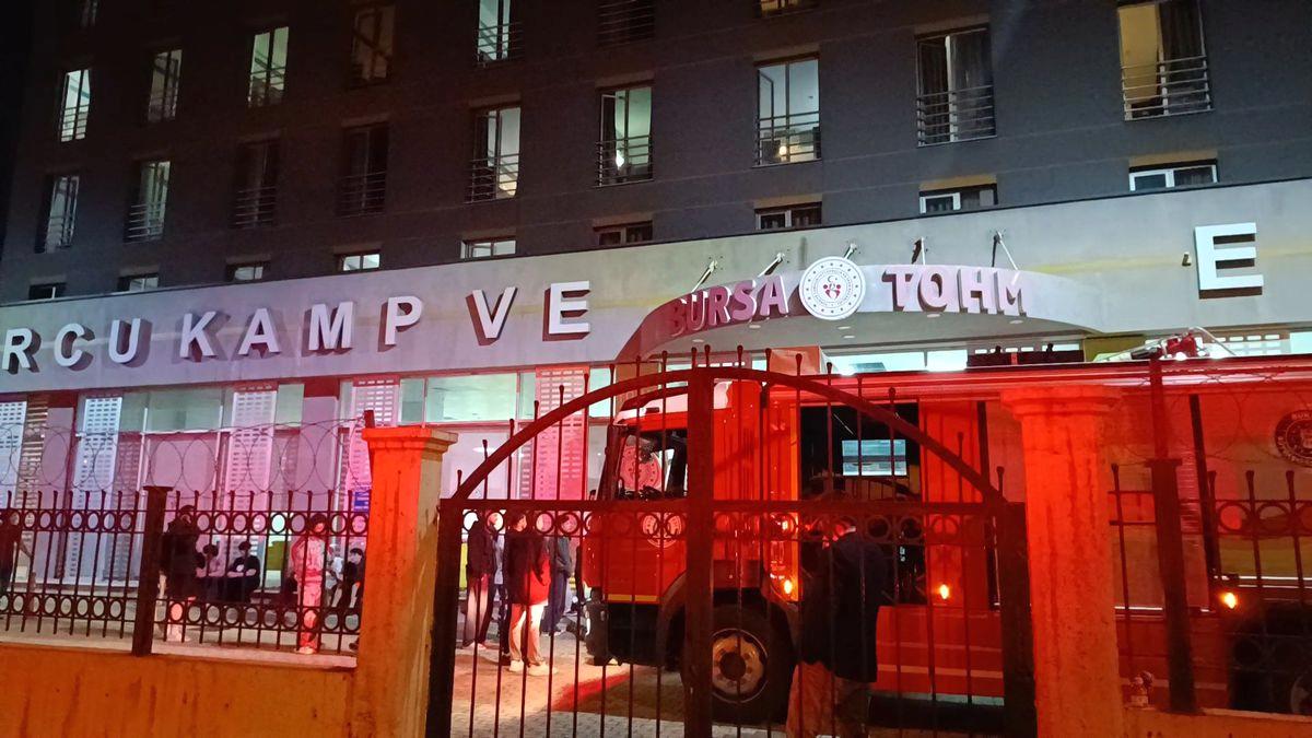 Bursa Osmangazi'deki spor kompleksinde meydana gelen yangın olayına ilişkin detaylar,