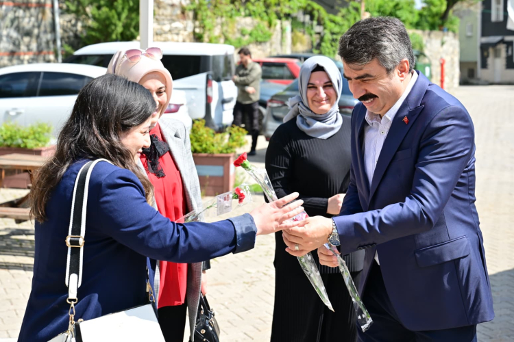 Bursa Yıldırım'da Anneler Günü Kutlaması
