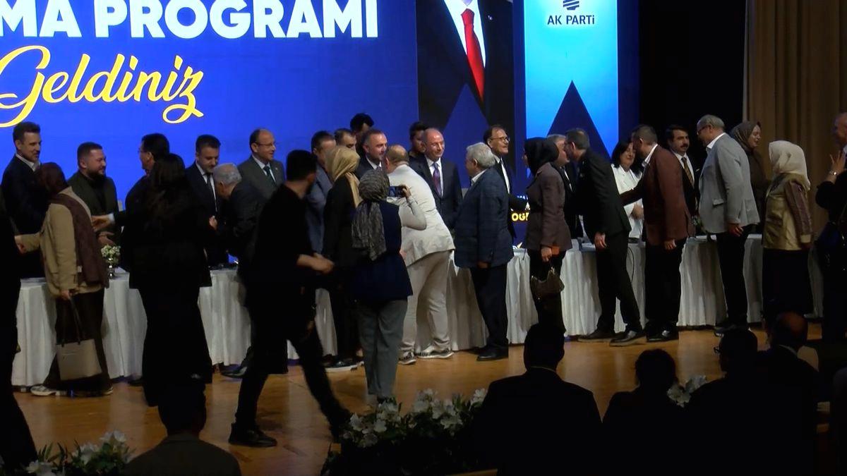 Bursa'da gerçekleşen AK Parti Bayramlaşması etkinliğiyle partililer ve vatandaşlar bir