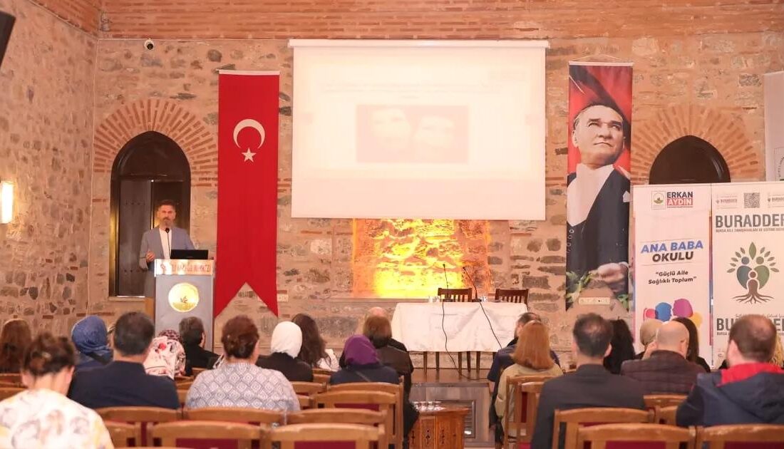 Bursa'daki Ana Baba Okulu eğitim programı başarıyla tamamlandı. Aileler ve