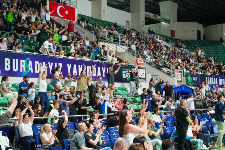 Bursa’da Basketbol Heyecanı Nefes Kesti