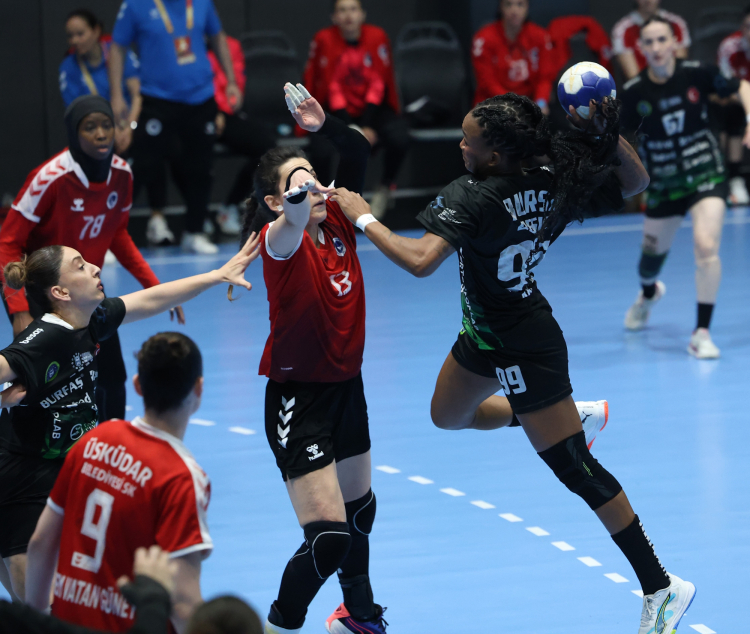 Bursa'da Basketbol Sezonu Finali Zaferi
