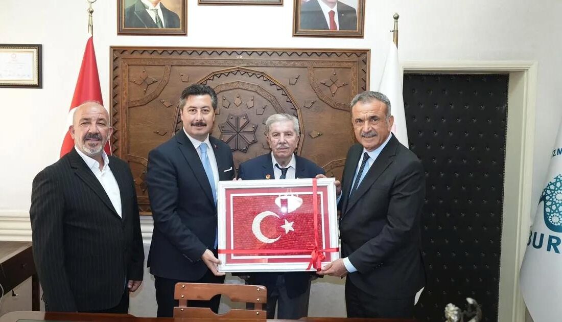 Bursa'da belediye başkanları arasında gerçekleşen duygusal buluşma, şehrin birlik ve