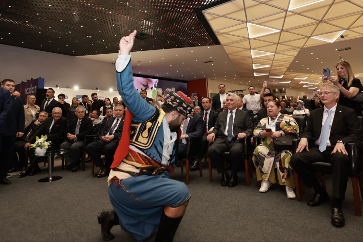 Bursa'da Büyük Tekstil Fuarı Açıldı