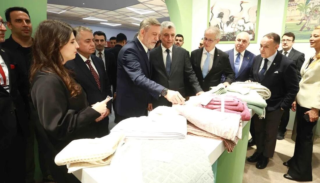 Bursa'da düzenlenen büyük tekstil fuarı başladı. Tekstil sektörünün önde gelen
