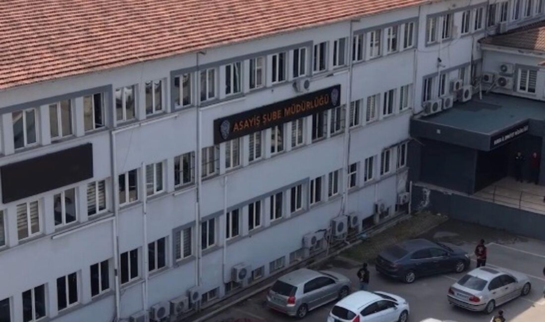 Bursa'da gerçekleştirilen çalıntı ve hacizli araç operasyonları hakkında detaylı bilgi.