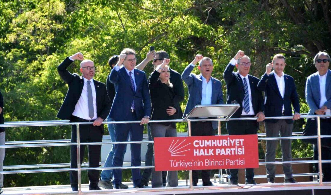 Bursa'da çevre yolu çalışmalarında hız kazanıldı. Gelişen projelerle şehrin ulaşım