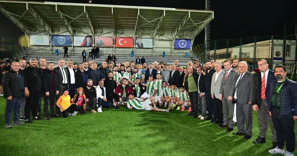 Bursa'da düzenlenen Dernekler Turnuvası'nda kazanılan zafer, birliğin ve başarının simgesi