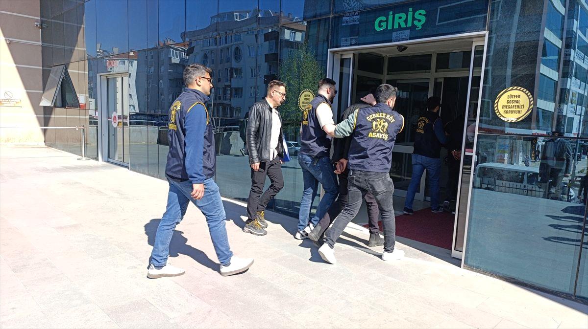 Bursa'da dolandırıcılar çetesi başarıyla çökertildi. Detaylar ve emniyet açıklamaları için