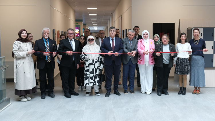 Bursa’da Dr. Öğr. Üyesi Rabia Alabay Sergisi