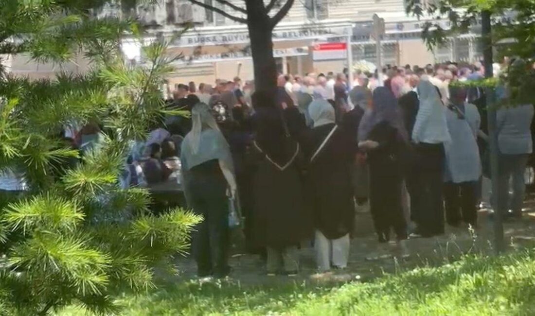 Bursa'da düşen kişinin cenazesi saygıyla toprağa verildi. Olayla ilgili detaylar