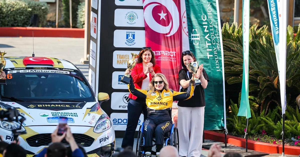 Bursa'da engelli kadın pilotların başarılarını ve ilham verici hikayelerini inceleyen,