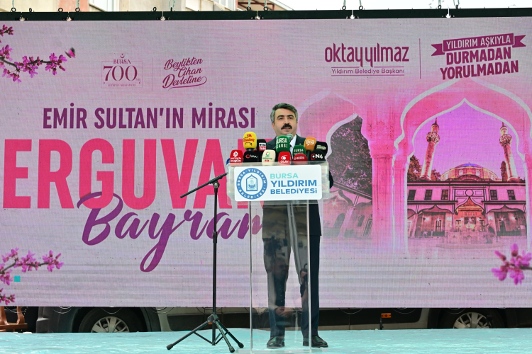 Bursa’da Erguvan Bayramı Coşkusu