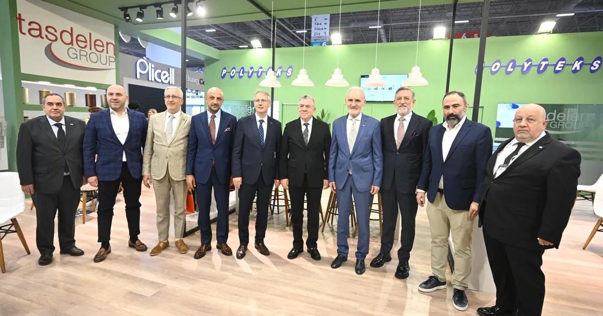 Bursa'da düzenlenen Ev Tekstili Fuarı, sektörün önde gelen firmalarını ve