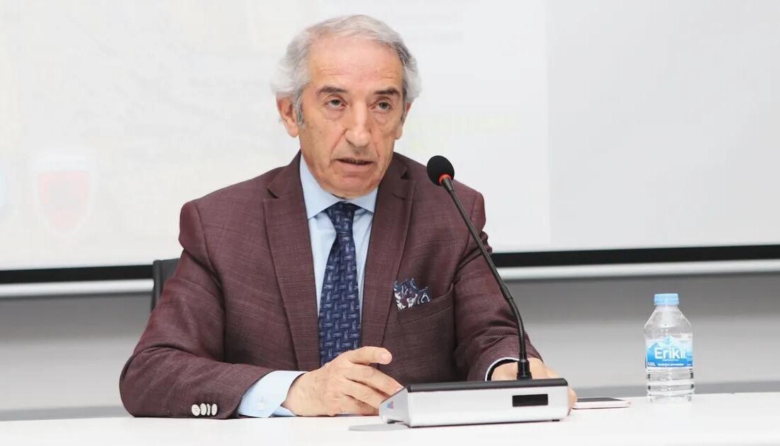 Bursa'da gerçekleştirilen Felsefe Toplantısı, entelektüel tartışmalara ve bilgi paylaşımlarına ev