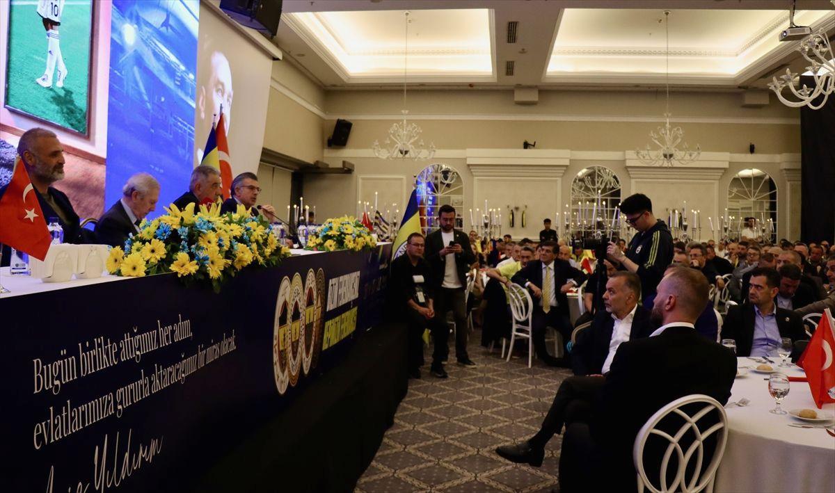 Bursa'da Fenerbahçe tutkunları, büyük bir sevgi ve coşkuyla bir araya