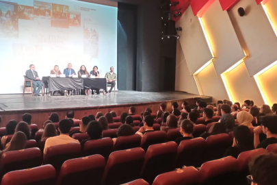 Bursa'da Gençler İçin Tiyatro Atölyesi