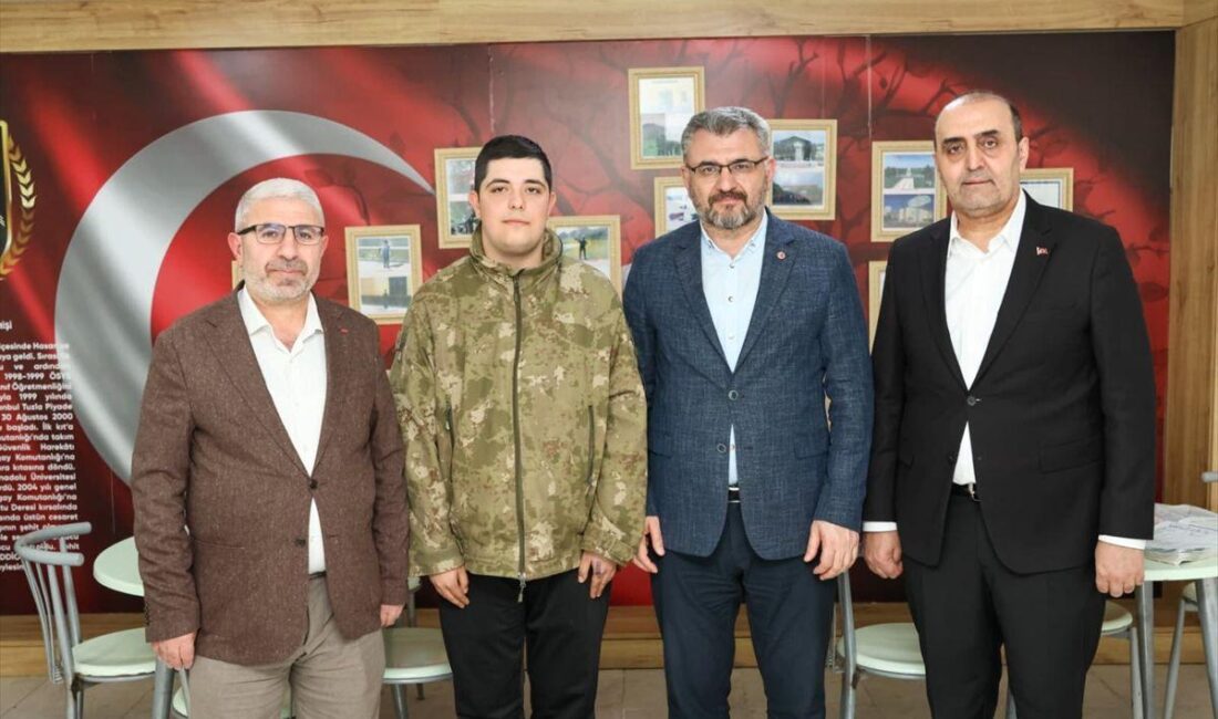 Bursa'da görevli Mehmetçiğe düzenlenen sürpriz ziyaretin detayları ve kutlama anları