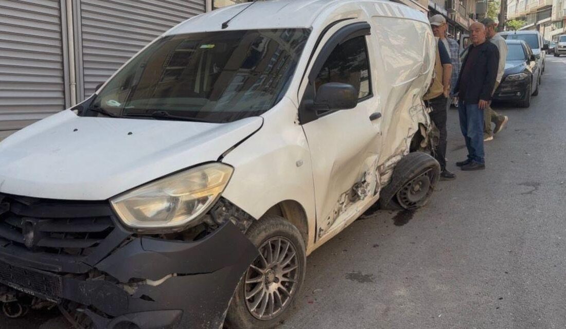 Bursa'da hafif ticari araç kontrolden çıkarak 6 araca çarptı, maddi