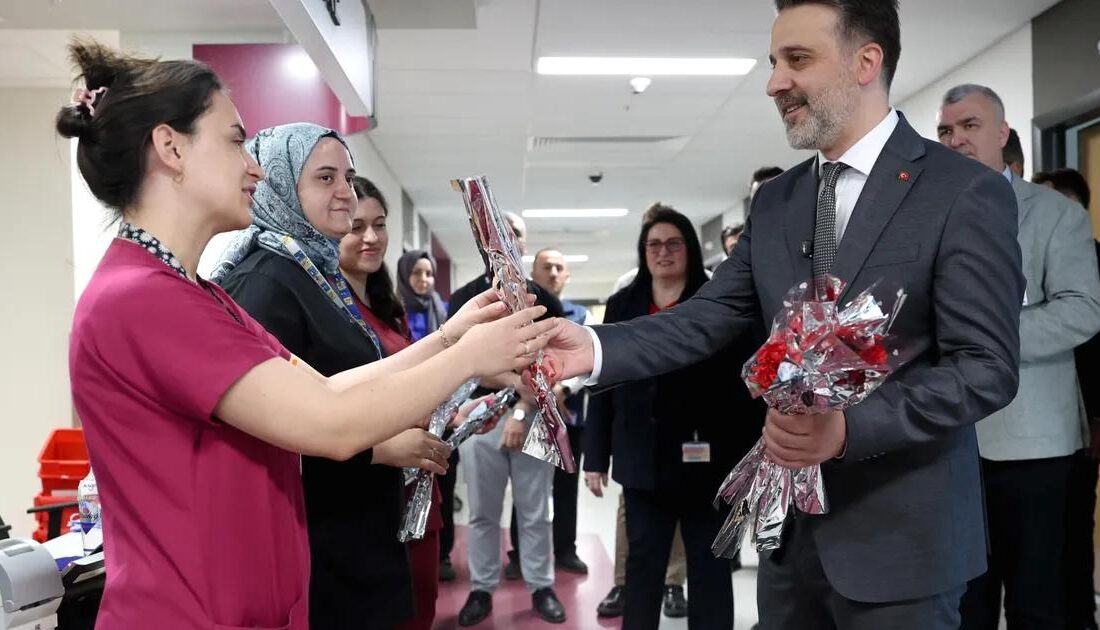 Bursa’da gerçekleştirilen hemşirelere moral ziyareti ile sağlık çalışanlarının özverisi takdir
