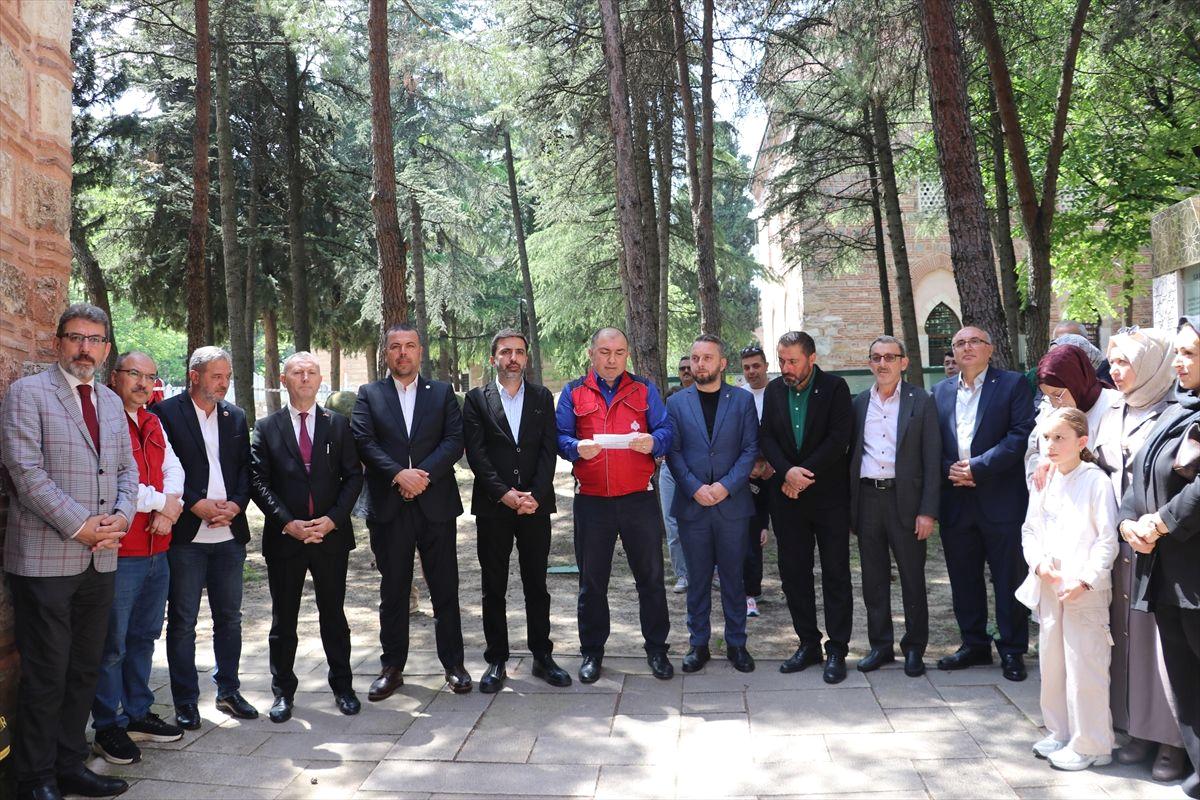 Bursa'da Hüma Hatun Türbesinde düzenlenen anma töreniyle tarihi ve kültürel