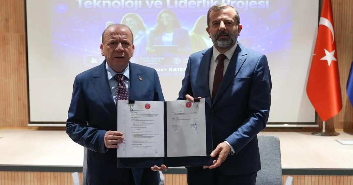 Bursa'da Kadın Girişimcilik Projesi tanıtıldı; kadınların ekonomik ve sosyal hayattaki