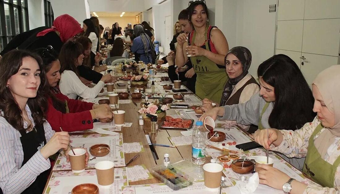Bursa'da kadın mühendisler Anneler Günü'nü, dayanışma ve sevgiyle kutlayarak toplumsal