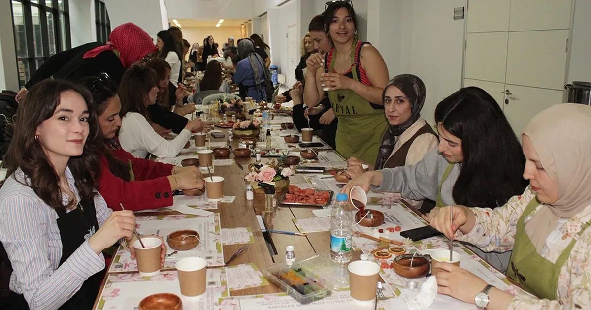 Bursa'da kadın mühendisler Anneler Günü'nü, dayanışma ve sevgiyle kutlayarak toplumsal