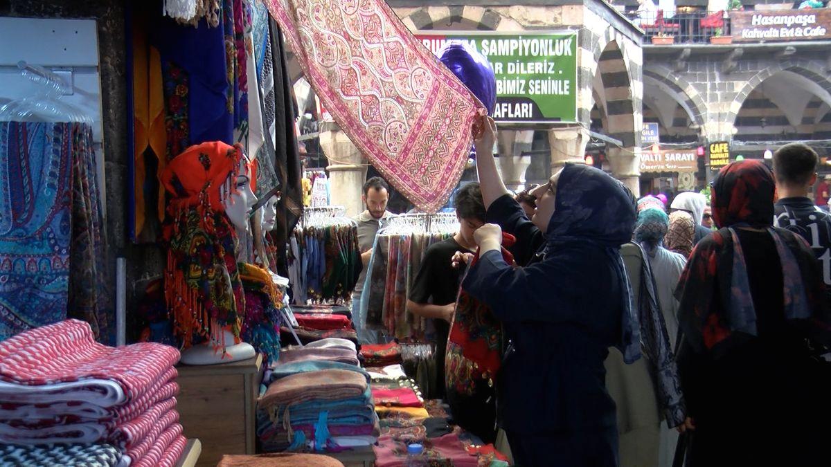 Bursa'da Kurban Bayramı döneminde artan ziyaretçi ve trafik yoğunluğunu, güvenli