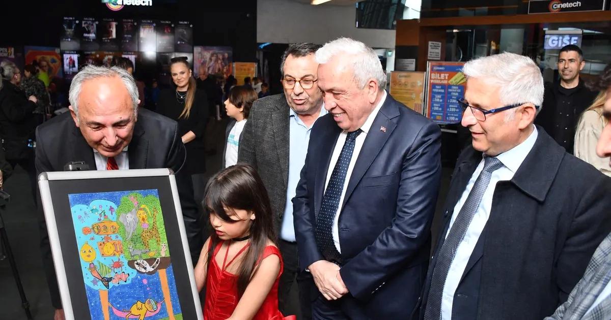 Bursa'da minik ressamın ilk sergisi açıldı. Sanat dolu bu özel