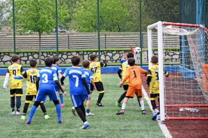 Bursa'da Minik Timsahlar Futbol Şenliği