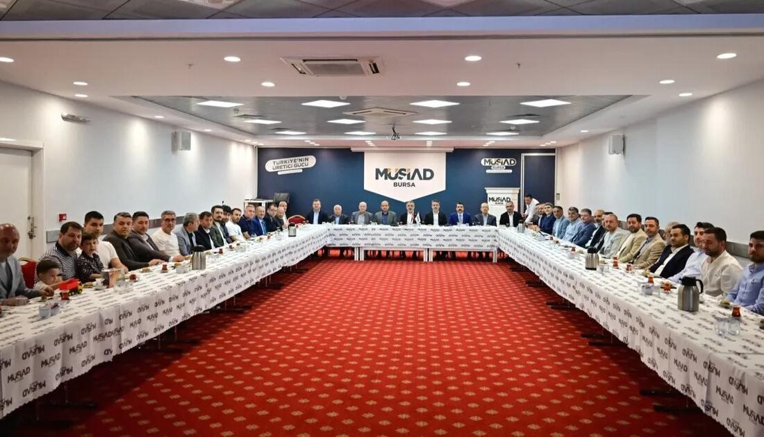 Bursa'da düzenlenen MÜSİAD Bayram Programı, iş dünyasının buluşmasıyla gerçekleştirildi. Etkinlik