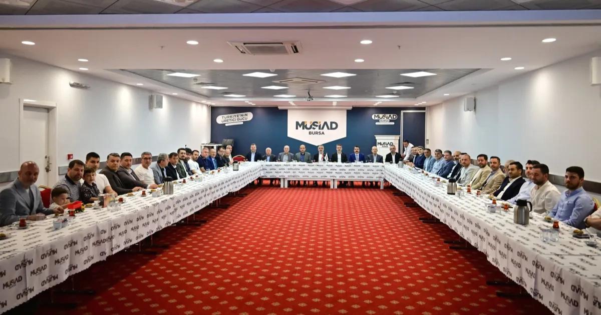 Bursa'da düzenlenen MÜSİAD Bayram Programı, iş dünyasının buluşmasıyla gerçekleştirildi. Etkinlik