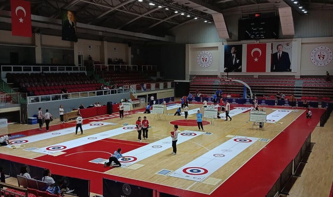 Bursa'da düzenlenen Okul Sporları Curling Şampiyonası başarıyla tamamlandı. Genç sporcuların