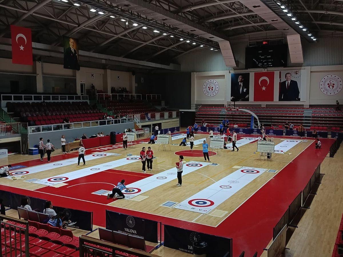 Bursa'da düzenlenen Okul Sporları Curling Şampiyonası başarıyla tamamlandı. Genç sporcuların