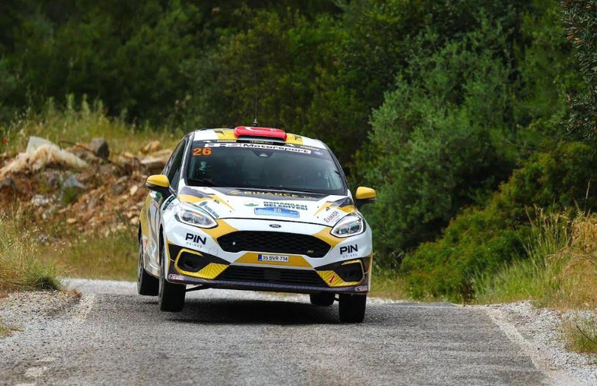 Bursa'da düzenlenen ralli yarışında Kübra Denizci Keskin büyük başarılar elde