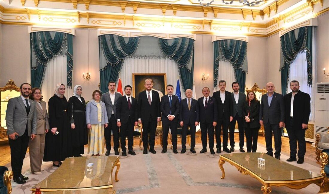 Bursa'da ziyaretler devam ediyor. Şehrin sıcak atmosferinde tarihi ve kültürel