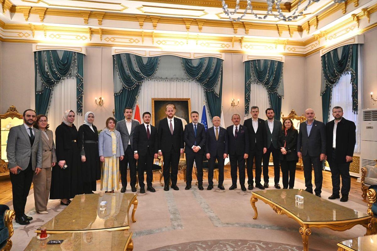 Bursa'da ziyaretler devam ediyor. Şehrin sıcak atmosferinde tarihi ve kültürel