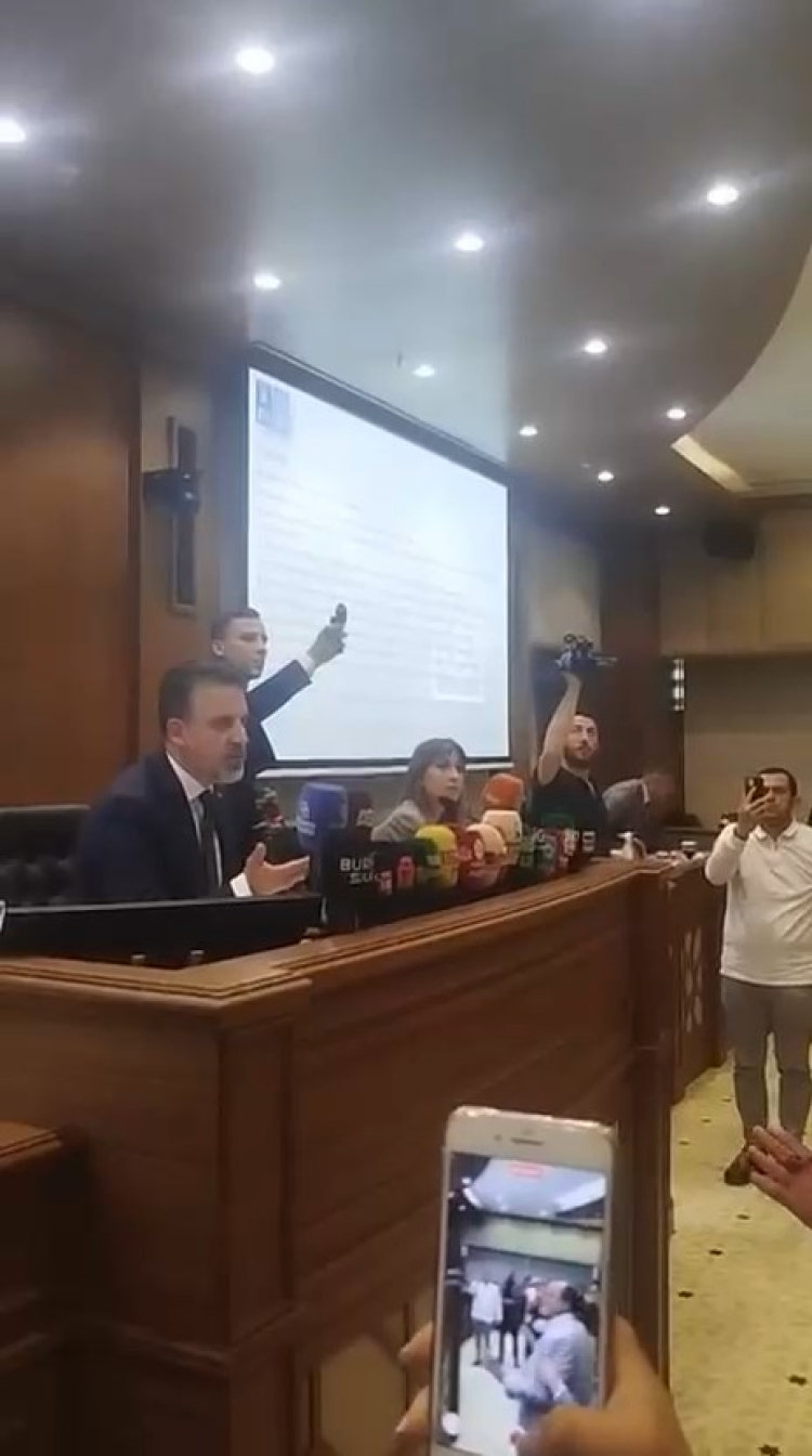 Bursa'da Su Zamlarına Tepki Gösterildi