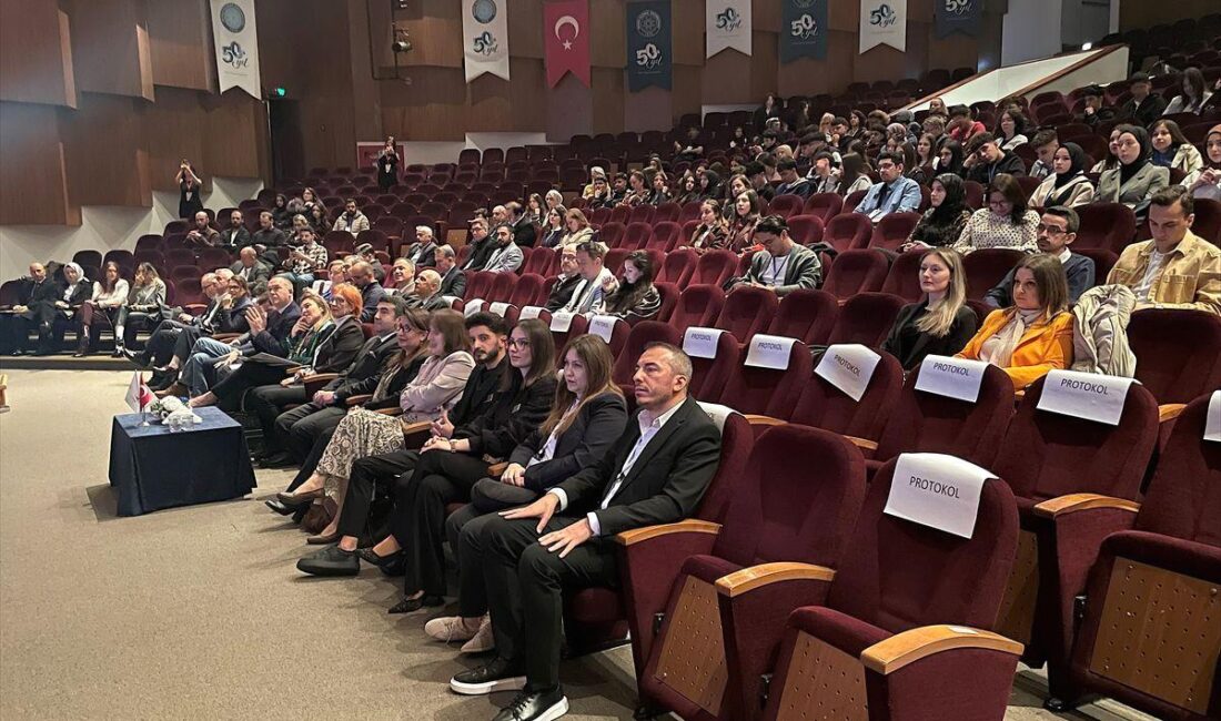 Bursa'da gerçekleşen tekstil sektörü büyük çalıştayında sektör temsilcileri bir araya