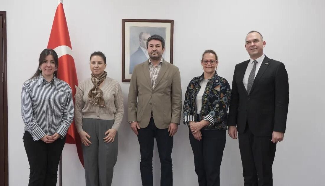 Bursa’da gerçekleşen Tekstil Zirvesi, sektör temsilcilerini bir araya getirerek yeni