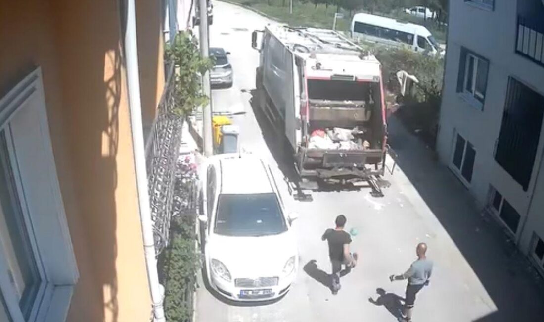 Bursa'da temizlik görevlilerinin ilginç ve dikkat çekici anlarını keşfedin. Profesyonellik