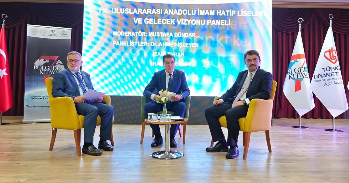 Bursa'da düzenlenen Uluslararası Öğrenci Sempozyumu başladı. Eğitim ve kültürel paylaşımlarla