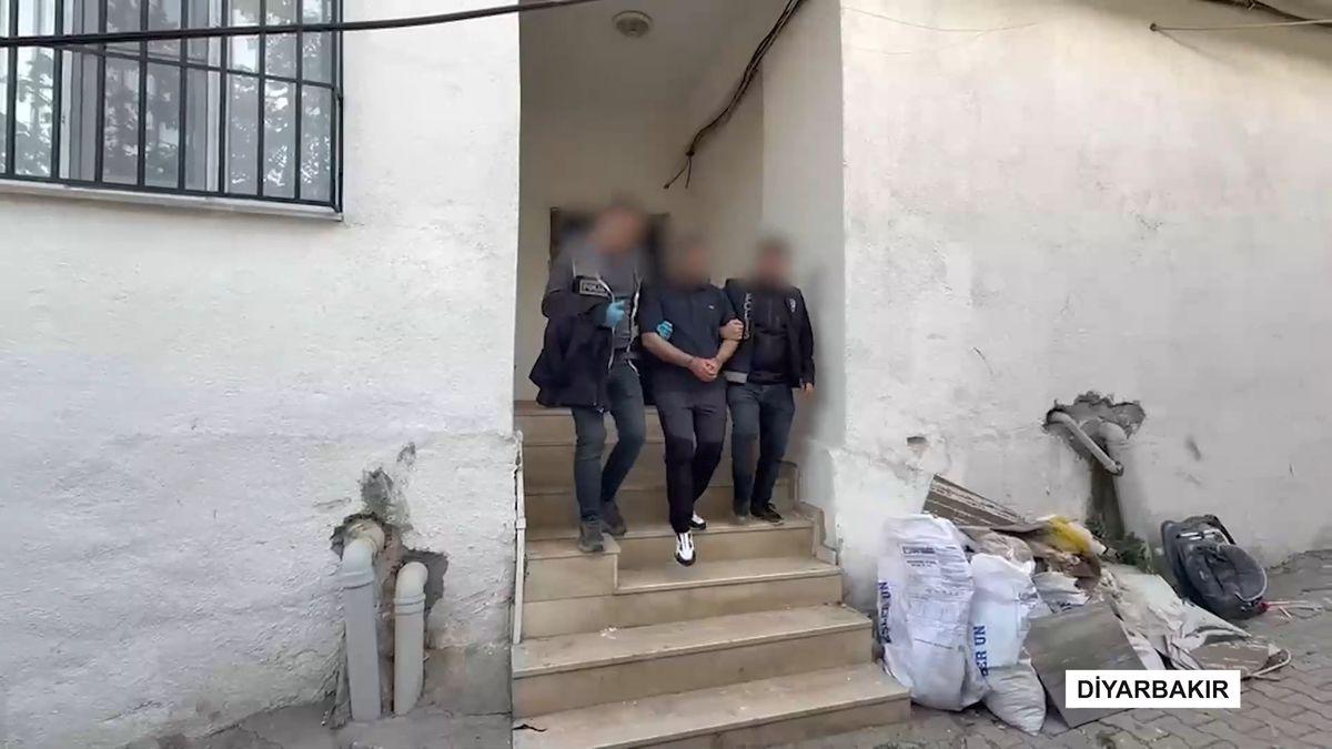 Bursa'da gerçekleştirilen uyuşturucu operasyonlarının sonuçlarına ilişkin detaylar, emniyet güçlerinin başarısı