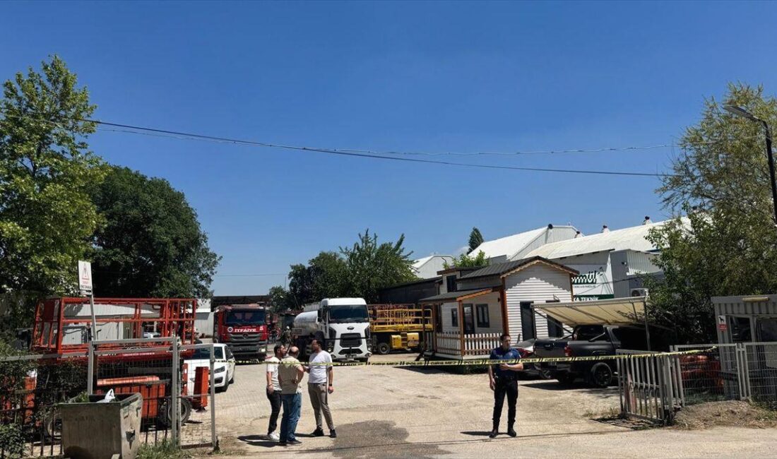 Bursa'da fabrika deposunda çıkan yangın olayının detayları, önlemler ve bölgedeki