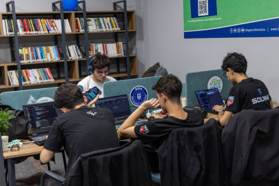 Bursa'da Yazılım Hackathonu Büyük İlgi Gördü