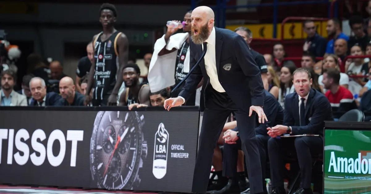 Bursa'da yeni basketbol koçu ataması gerçekleştirildi. Detaylar ve gelişmeler için