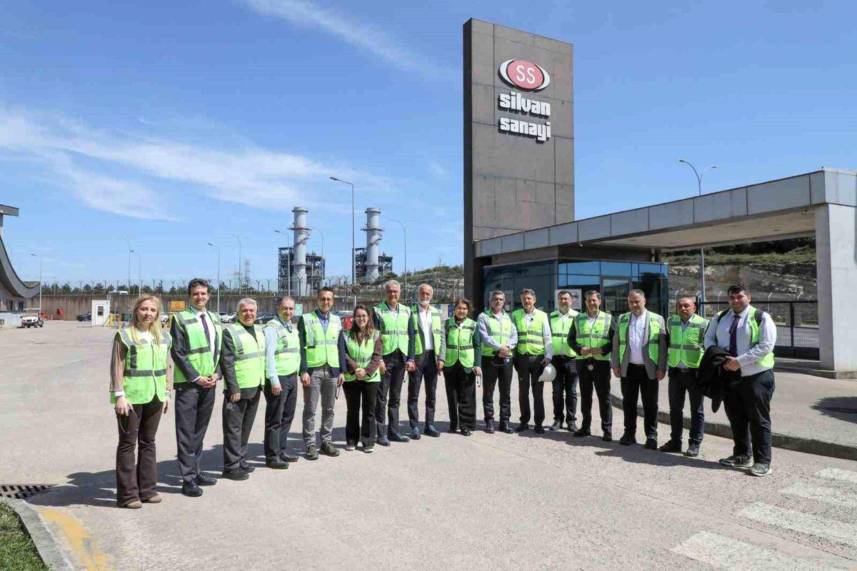 Bursa'da yeni sanayi yatırımı müjdesi, ekonomik büyümeyi destekleyerek istihdam imkanlarını